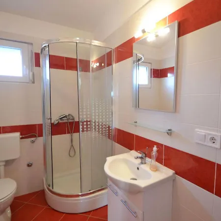 Ivan-1 By Interhome Maslenica