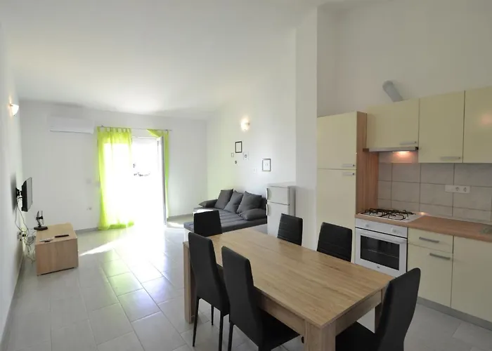 Ivan-1 By Interhome * Maslenica