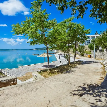 Ivan-1 By Interhome Maslenica