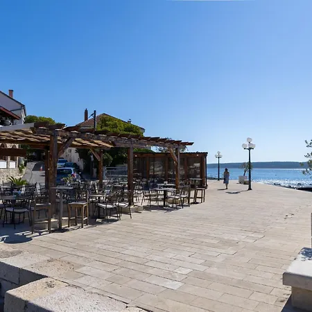 Ivan-1 By Interhome Maslenica